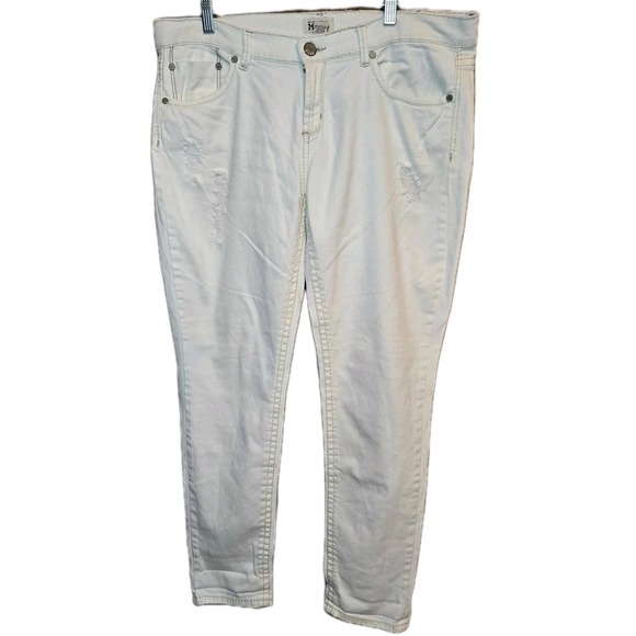 Mudd Pants - WOMENS MUDD Distressed‎ CAPRIS JEANS SIZE 17 WHITE STRETCH